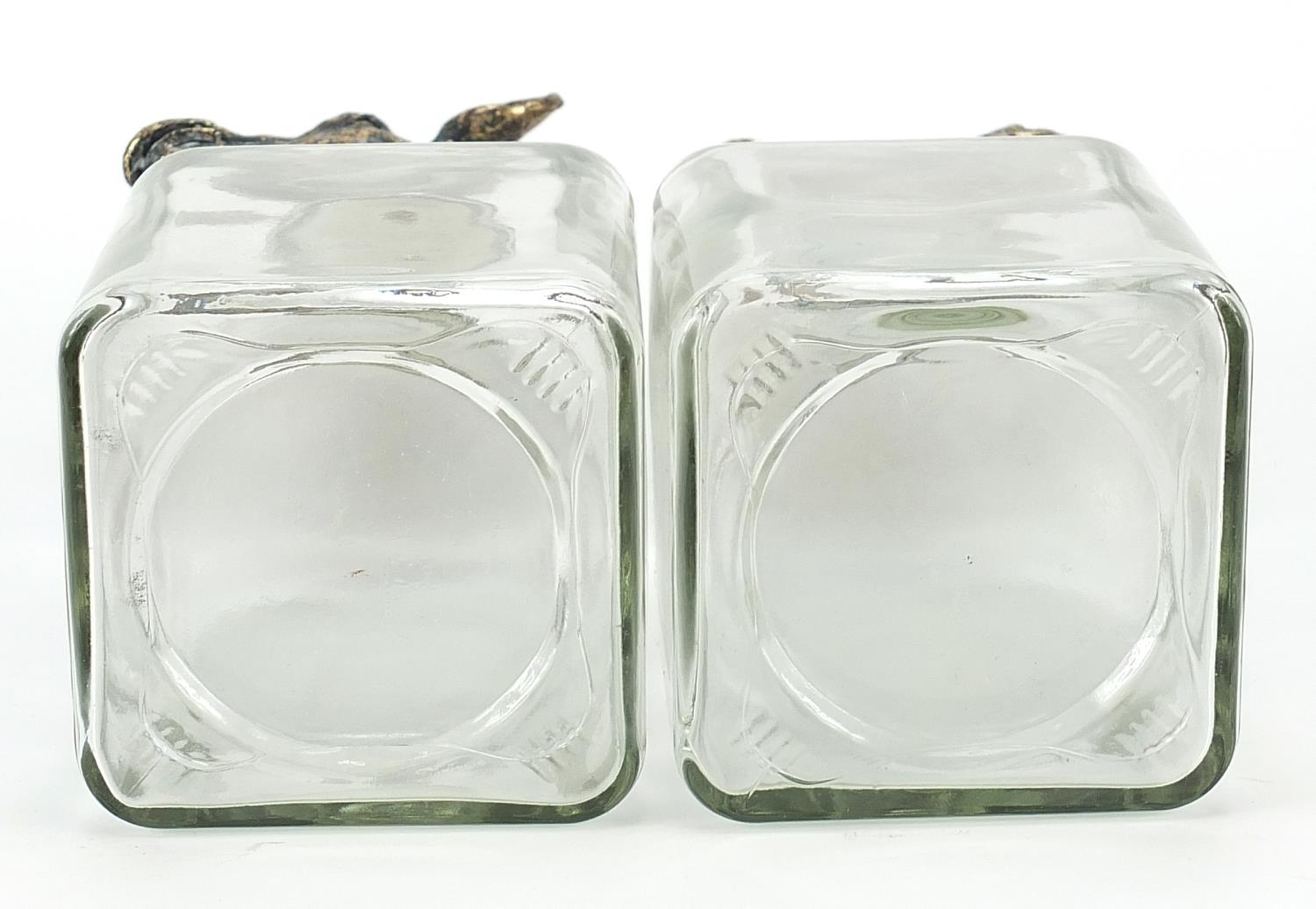 Pair of glass decanters with bronzed rhinoceros and giraffe head stoppers, the largest 24.5cm high - Image 3 of 3