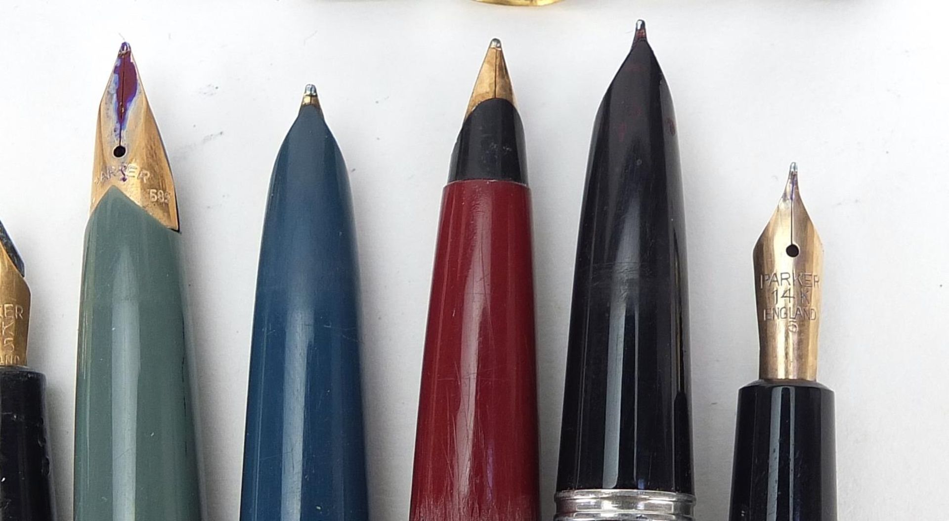 Ten vintage Parker fountain pens, some with gold nibs including one with Lucky Curve nib, 51 and - Image 6 of 7