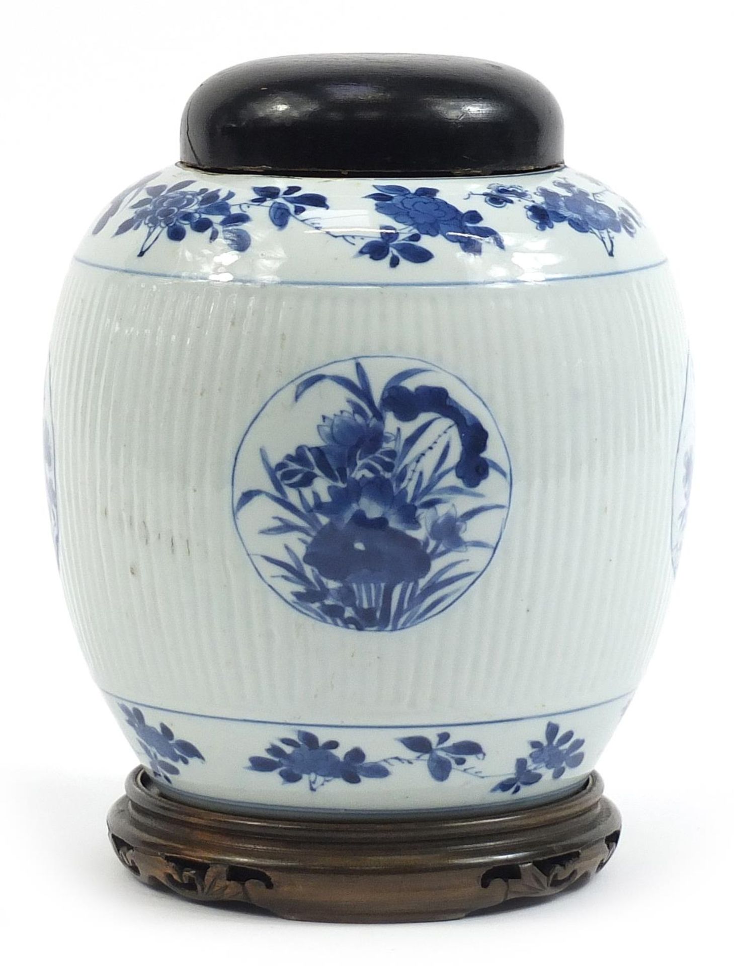 Chinese blue and white porcelain ribbed jar with cover raised on hardwood stand, hand painted with - Image 2 of 6