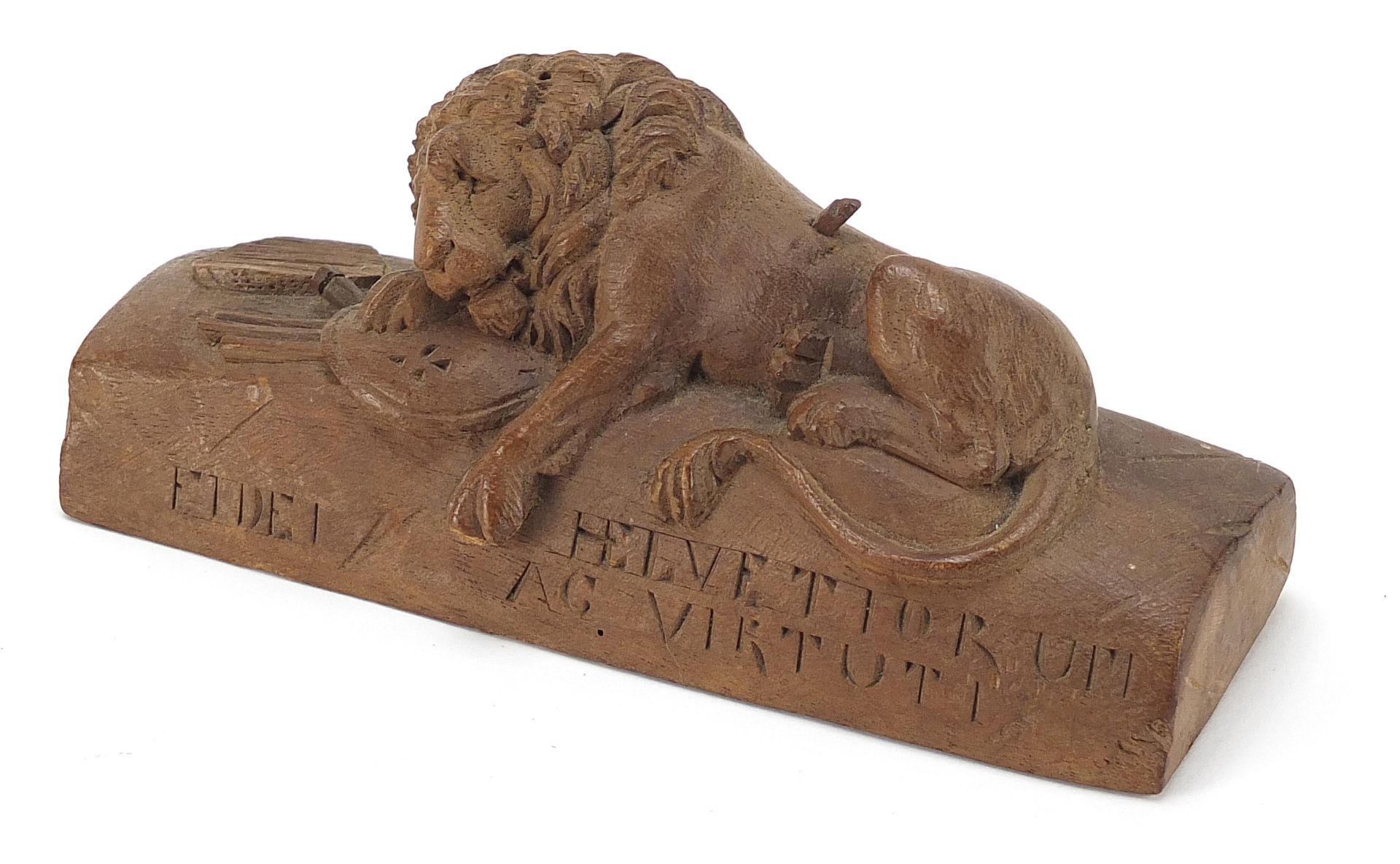19th century continental memorial wood carving of the Lion of Lucerne, 14.5cm wide