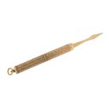 9ct gold propelling toothpick, H H & S maker's mark, Birmingham 1992, 4.5cm in length when closed,