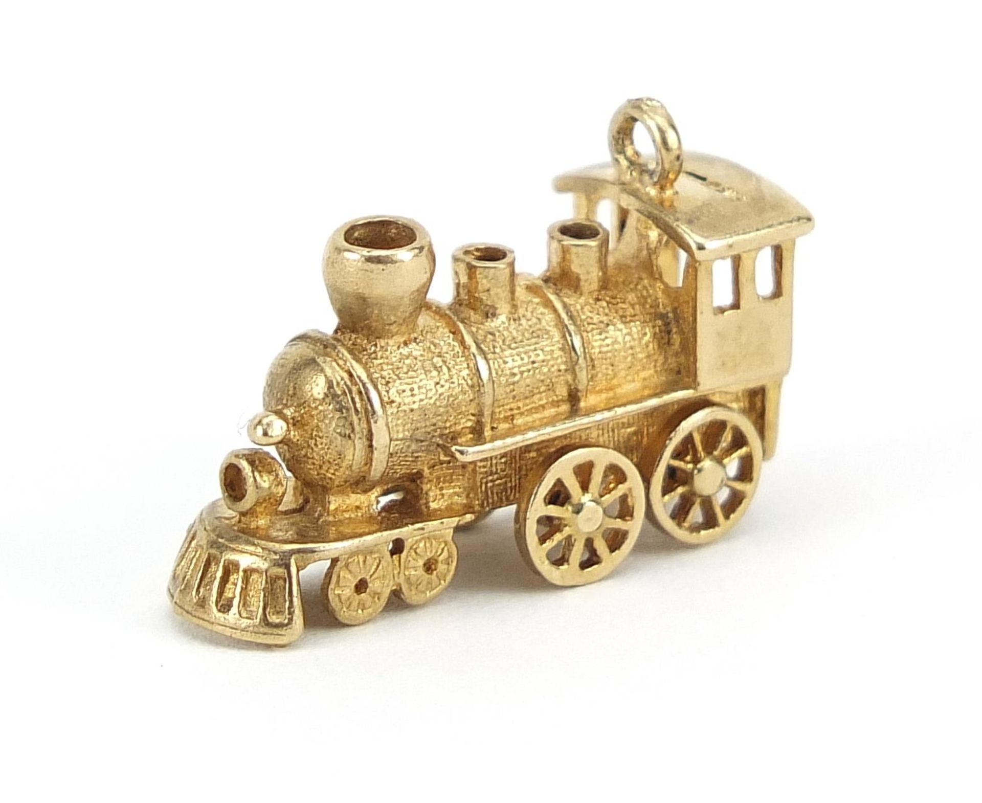 9ct gold locomotive charm, 2.1cm in length, 4.5g