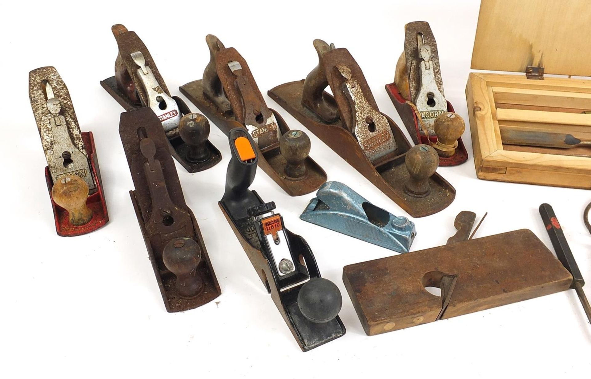 Large selection of vintage woodworking planes and four Marples chisels including Record No 05, - Image 2 of 5