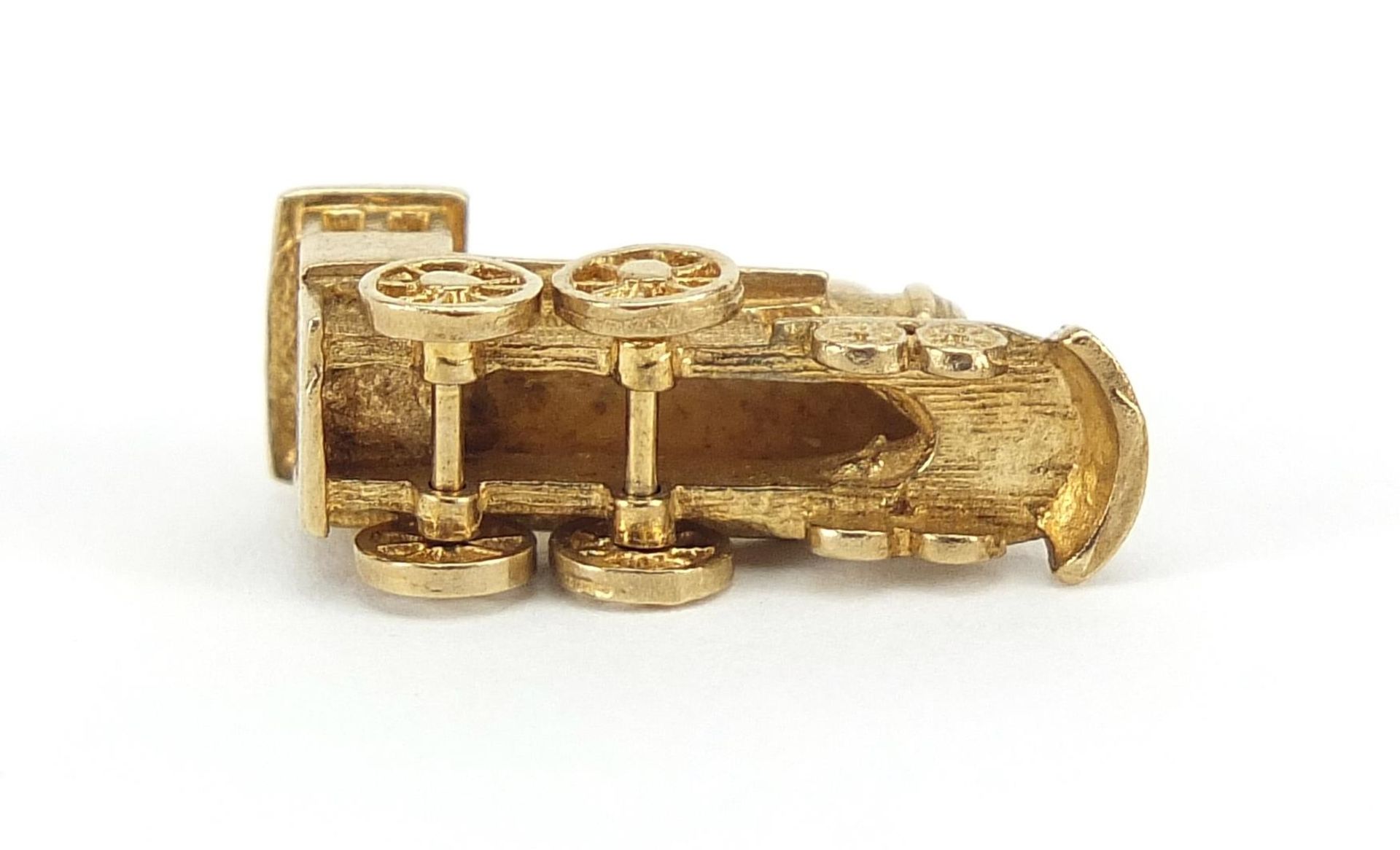 9ct gold locomotive charm, 2.1cm in length, 4.5g - Bild 3 aus 4