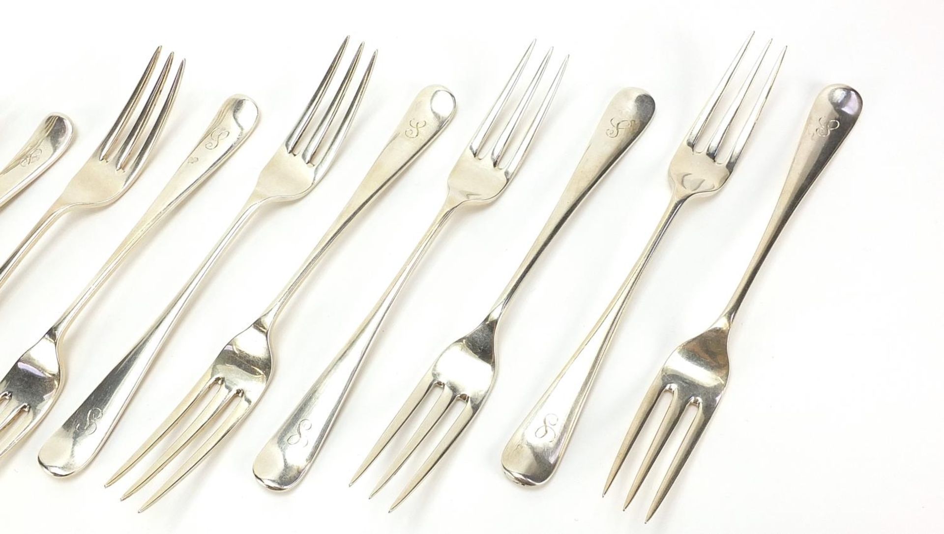 Elkington & Co, set of twelve Edward VII silver table forks, Birmingham 1905, 20.5cm in length, - Image 3 of 4