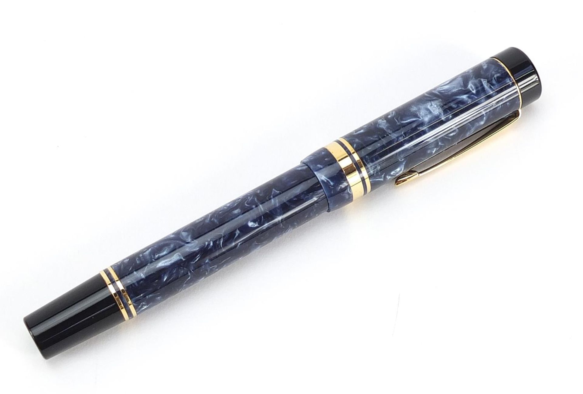 Parker Centennial blue marbleised fountain pen with 18k gold nib and box - Image 2 of 5