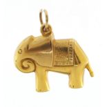 9ct gold stylised elephant charm, 1.8cm high, 1.2g