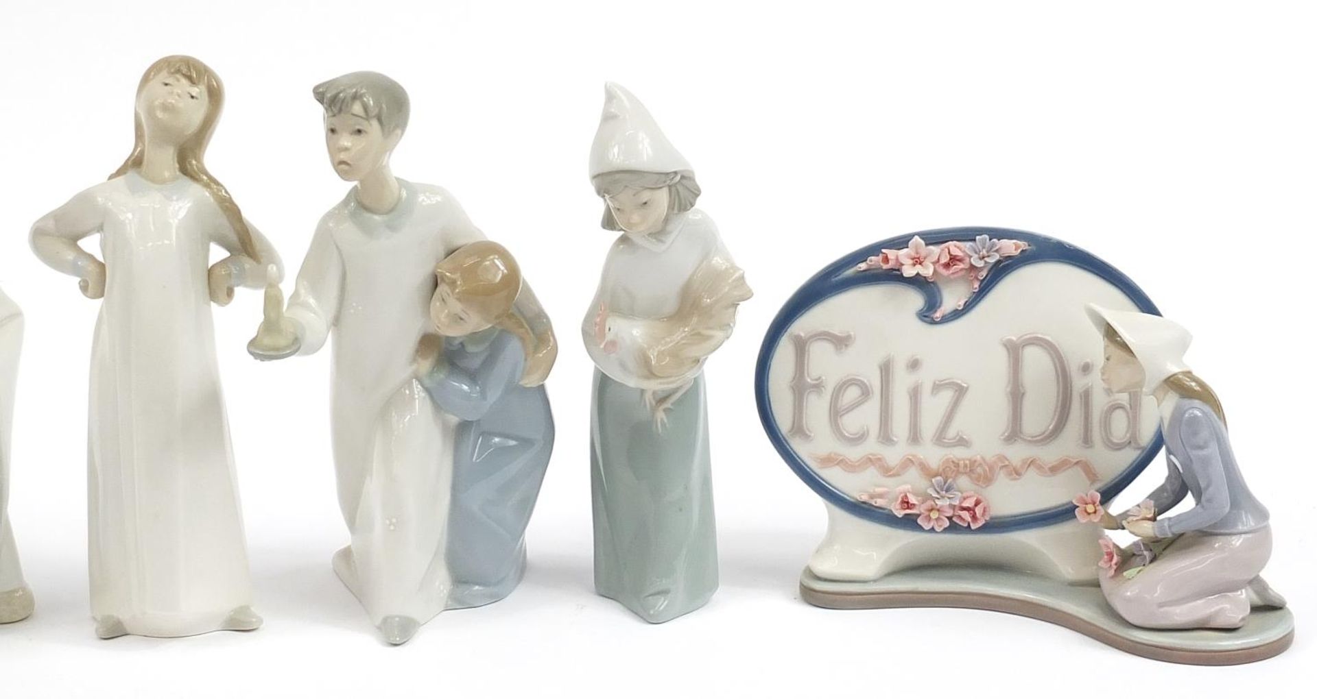 Eight Lladro figures and figurines including a Feliz Dia plaque and angels, the largest 20.5cm high - Image 3 of 4