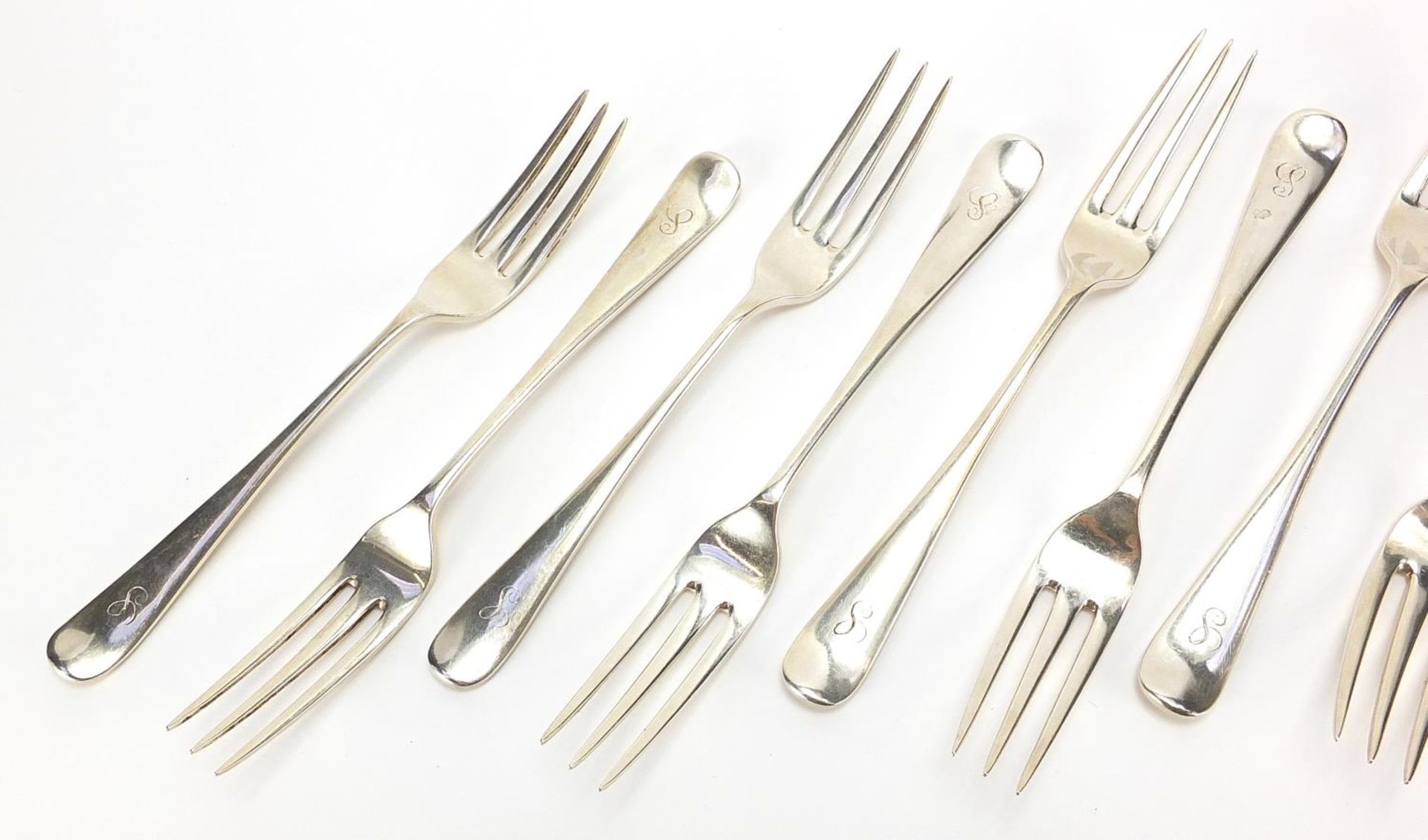 Elkington & Co, set of twelve Edward VII silver table forks, Birmingham 1905, 20.5cm in length, - Image 2 of 4