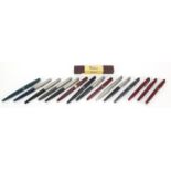 Fifteen vintage Parker fountain pens, some with gold nibs including 17 Lady