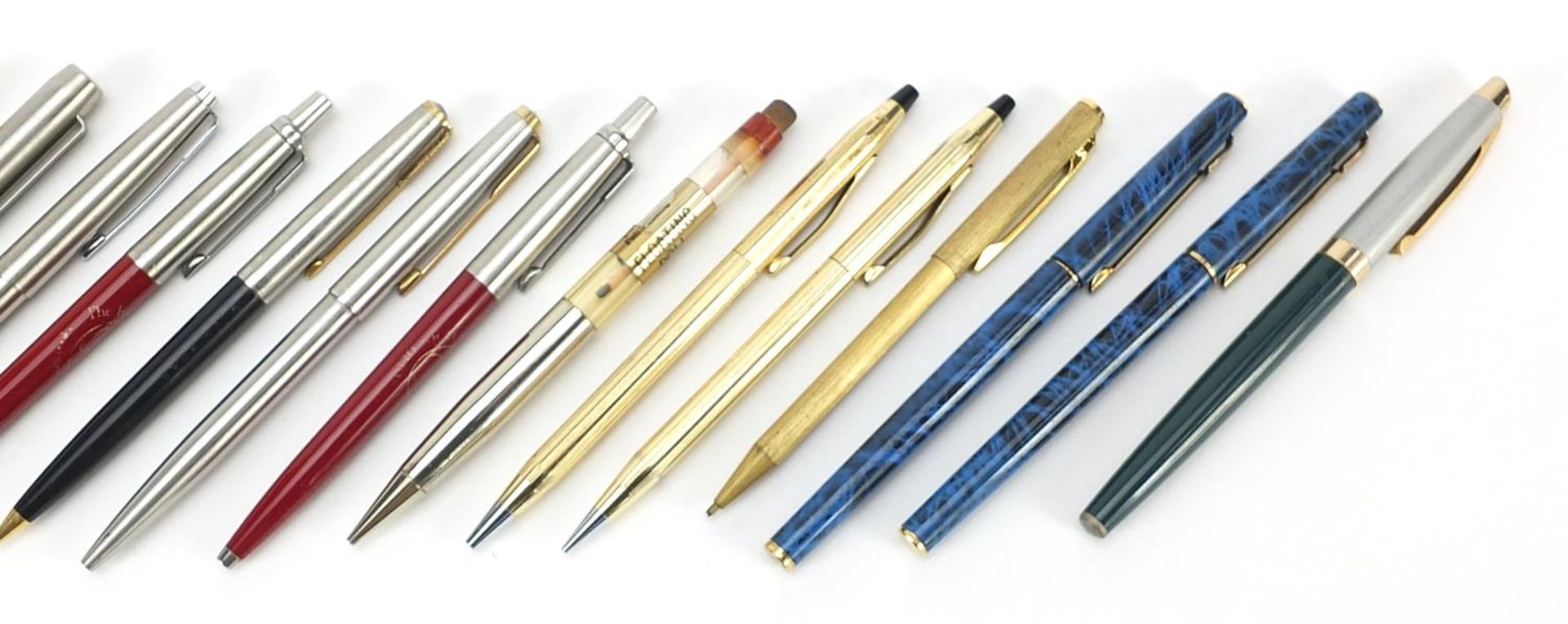 Eighteen Vintage pens including Parker - Image 3 of 3