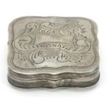 Continental silver snuff box engraved with foliage, 5cm wide, 27.0g