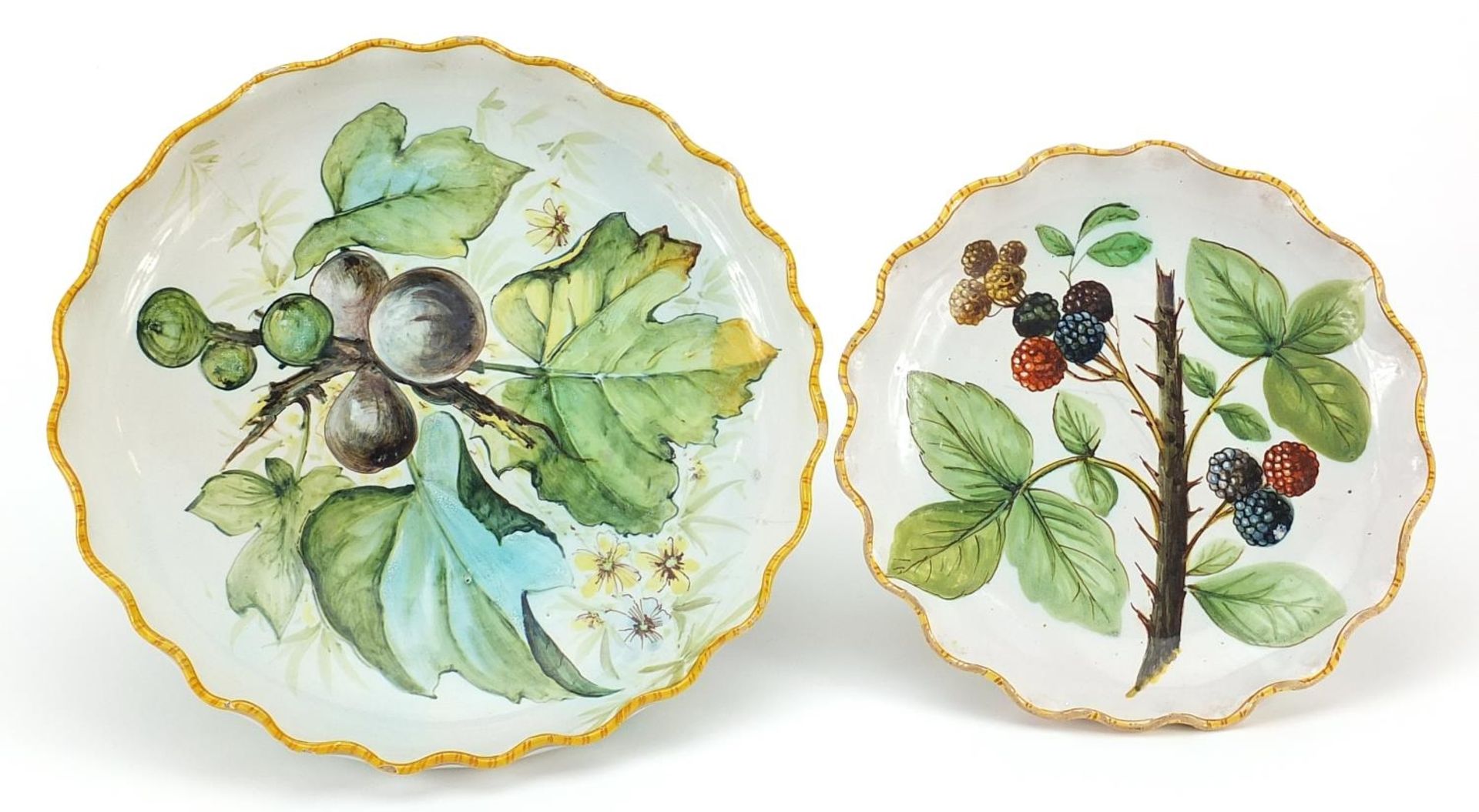 Cantigalli, two Italian Maiolica pedestal dishes hand painted with leaves and berries, the largest - Image 3 of 5