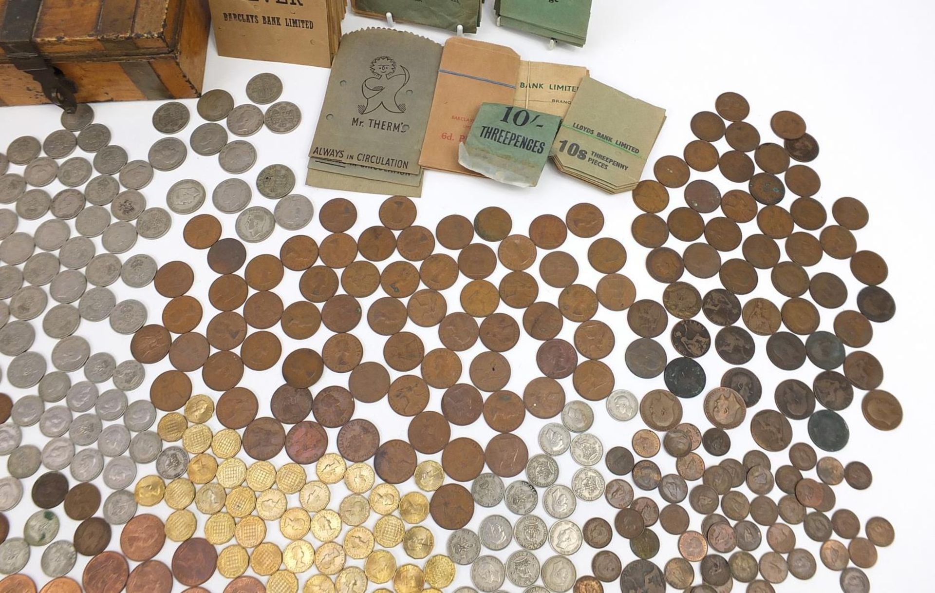 Large collection of British pre decimal and later coinage, some pre 1947 including half crowns and - Image 5 of 9