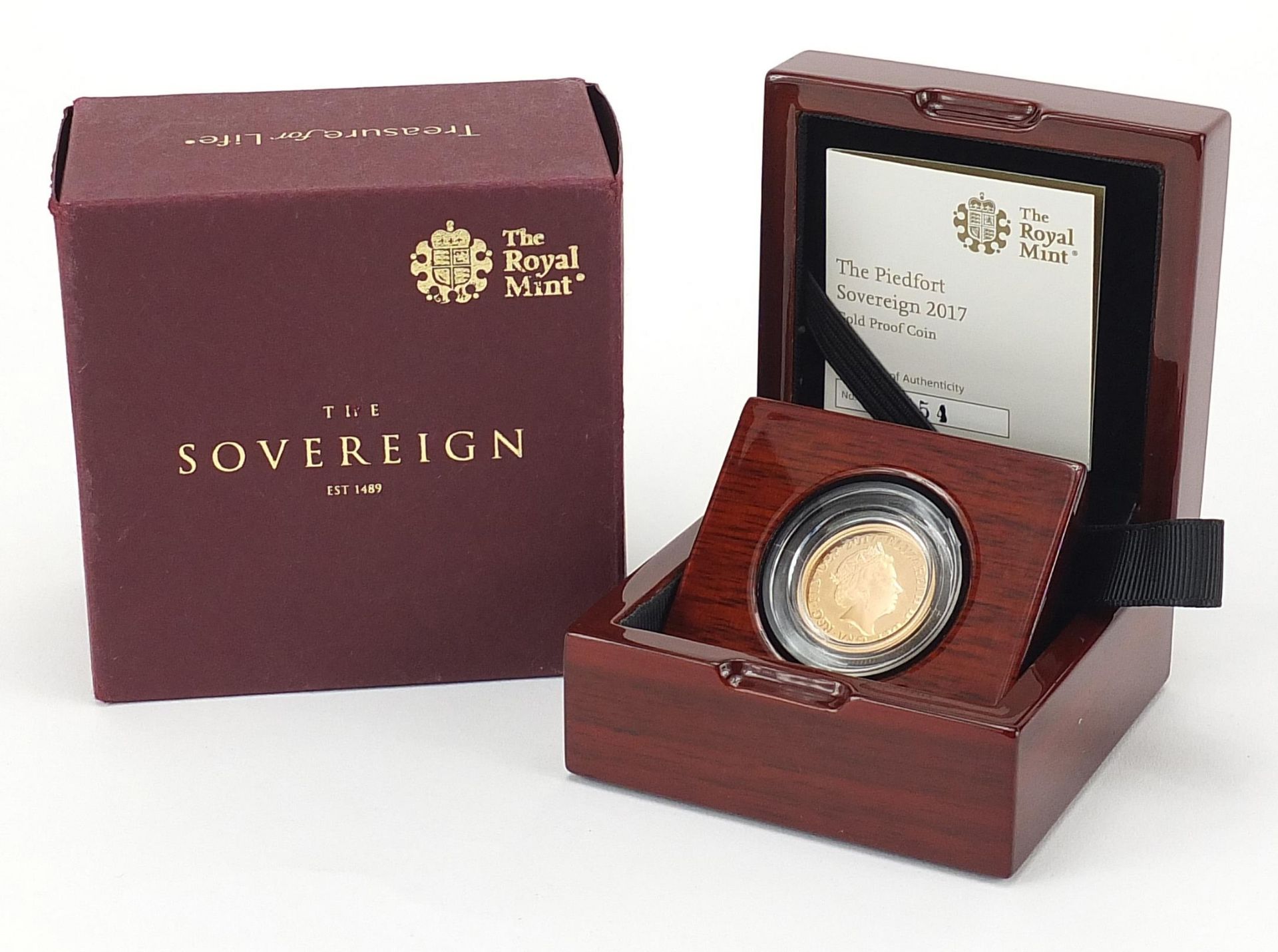 Elizabeth II 2017 gold proof piedfort sovereign with box and certificate, 1554/3500 - this lot is