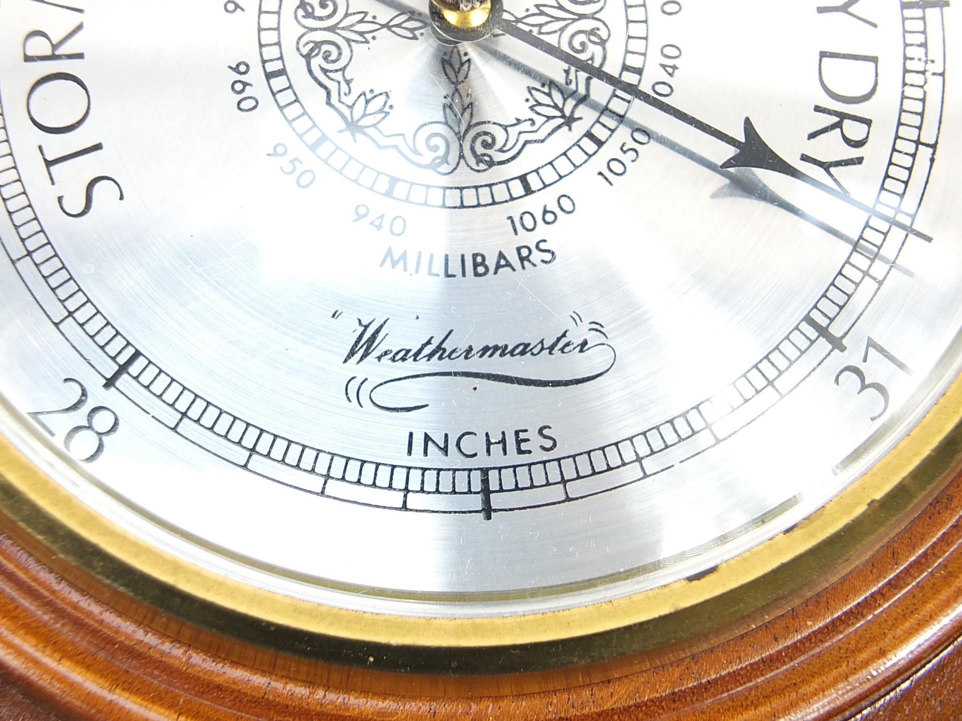 Weathermaster mahogany barometer with silvered dial, 40cm in diameter - Bild 3 aus 4