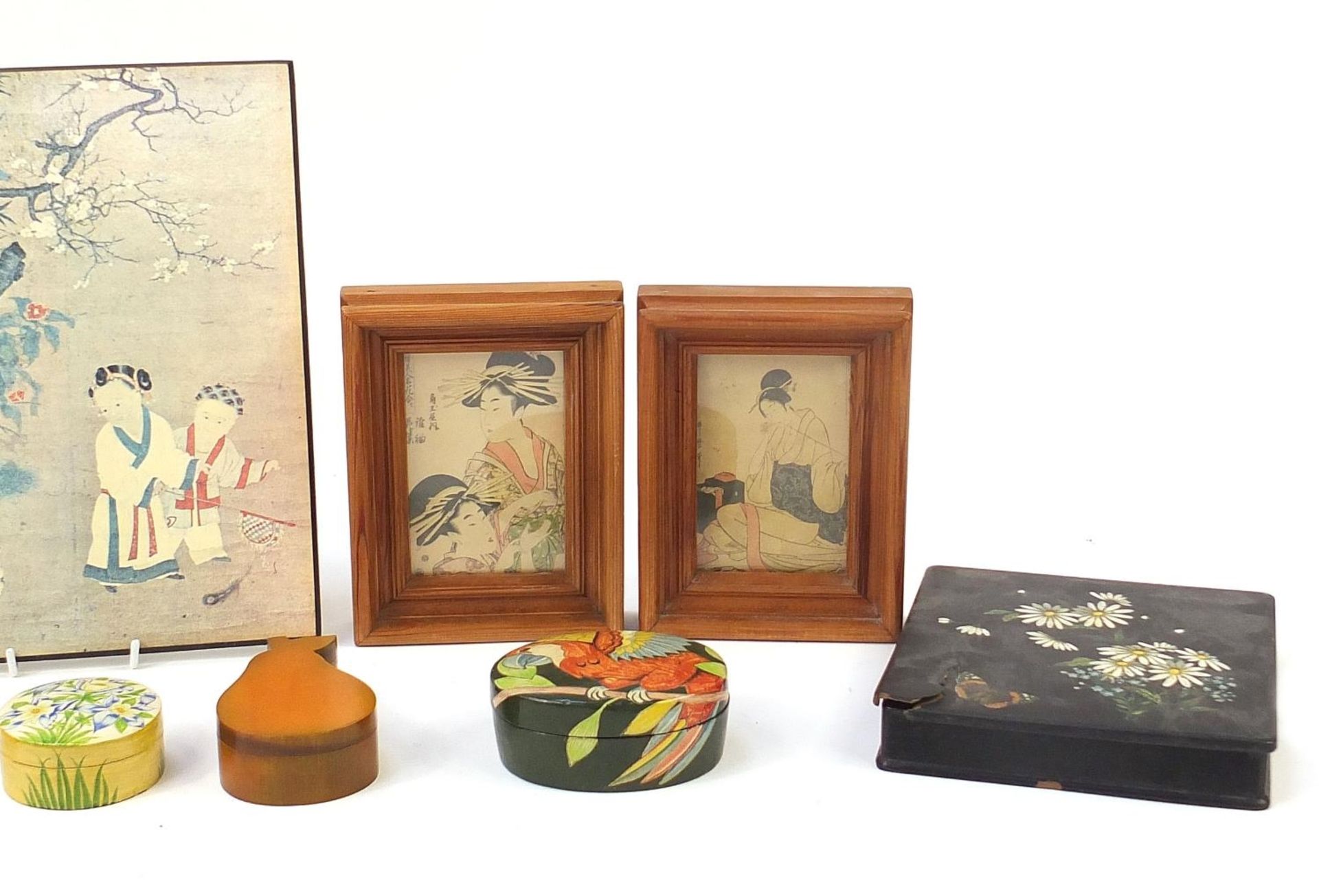 Wooden and lacquered objects including a Victorian papier mache box and cover and vintage design - Bild 3 aus 5