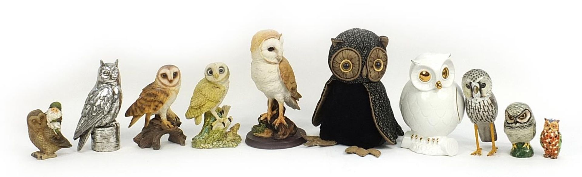 Collectable owls including Regency Fine Art, Leonardo Collection and a hand painted Babbacombe