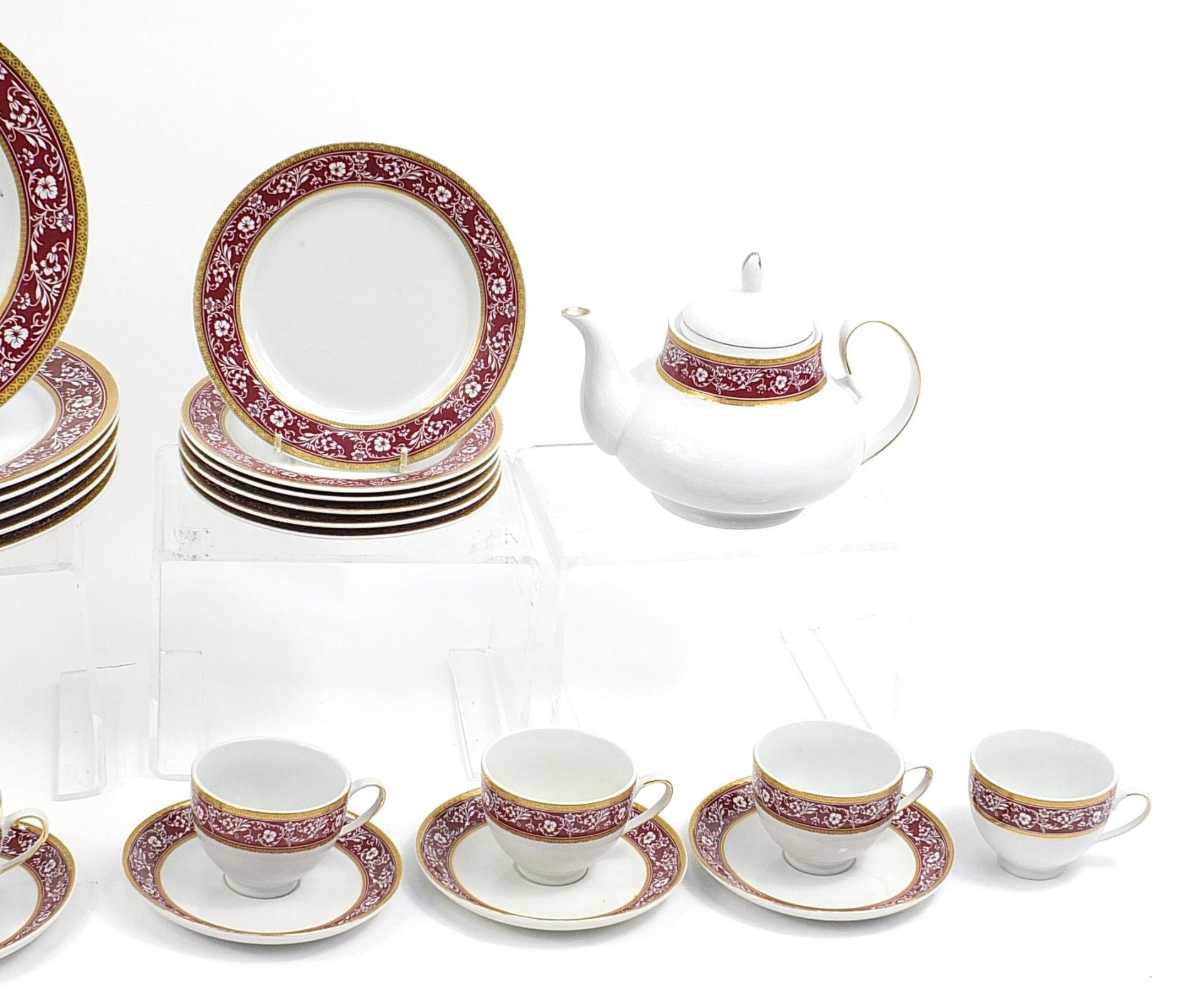 Waterside Regency pattern floral fine china tea and dinnerware - Image 3 of 4