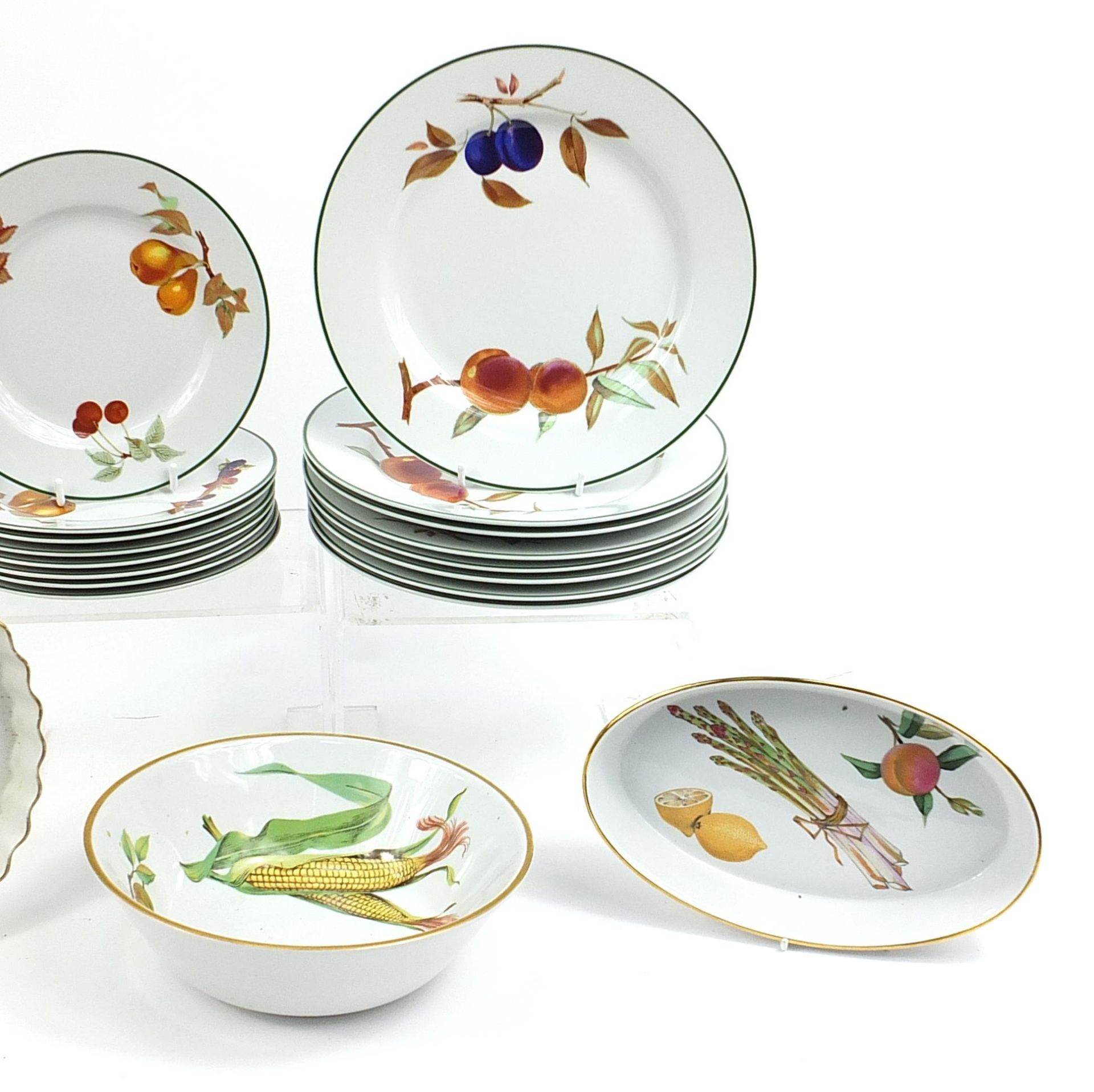 Royal Worcester Fruit tableware including plates, dishes and an ovenproof Evesham flan dish - Image 3 of 4