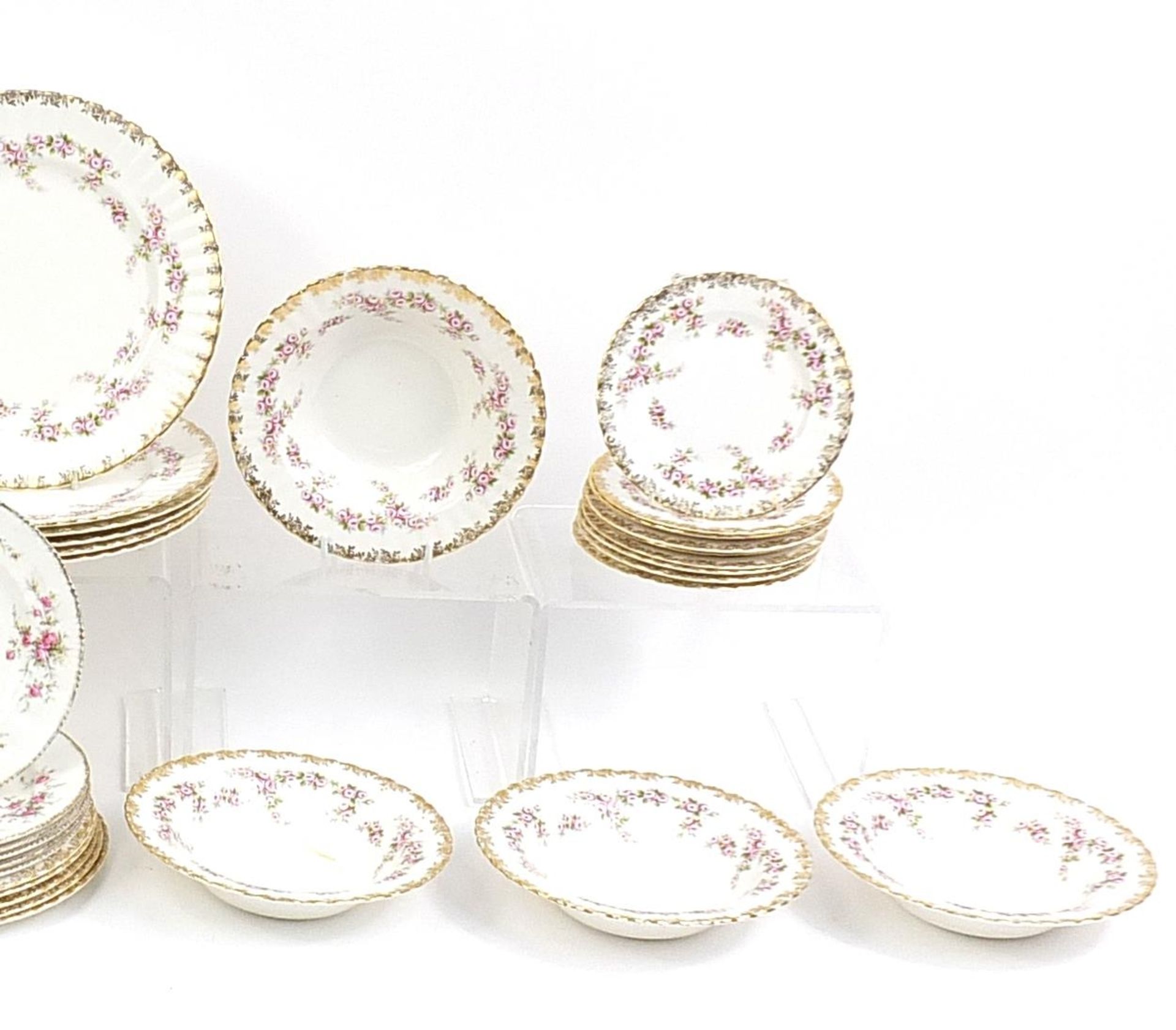 Royal Albert Dimiti Rose tea and dinner ware including a large platter, the platter 35cm in diameter - Bild 3 aus 3