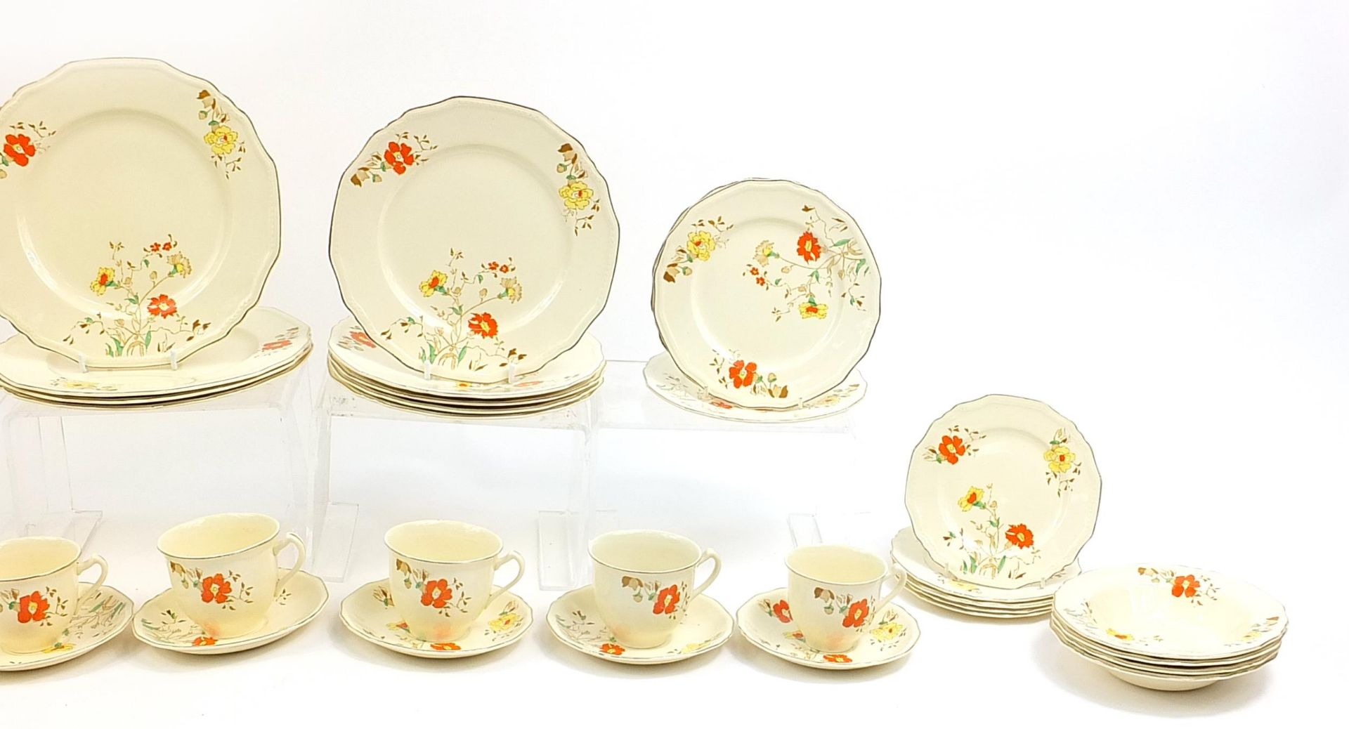 1930's Alfred Meakin Marigold pattern dinner and teaware - Image 3 of 4