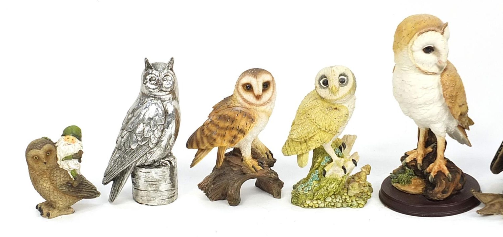 Collectable owls including Regency Fine Art, Leonardo Collection and a hand painted Babbacombe - Image 2 of 3