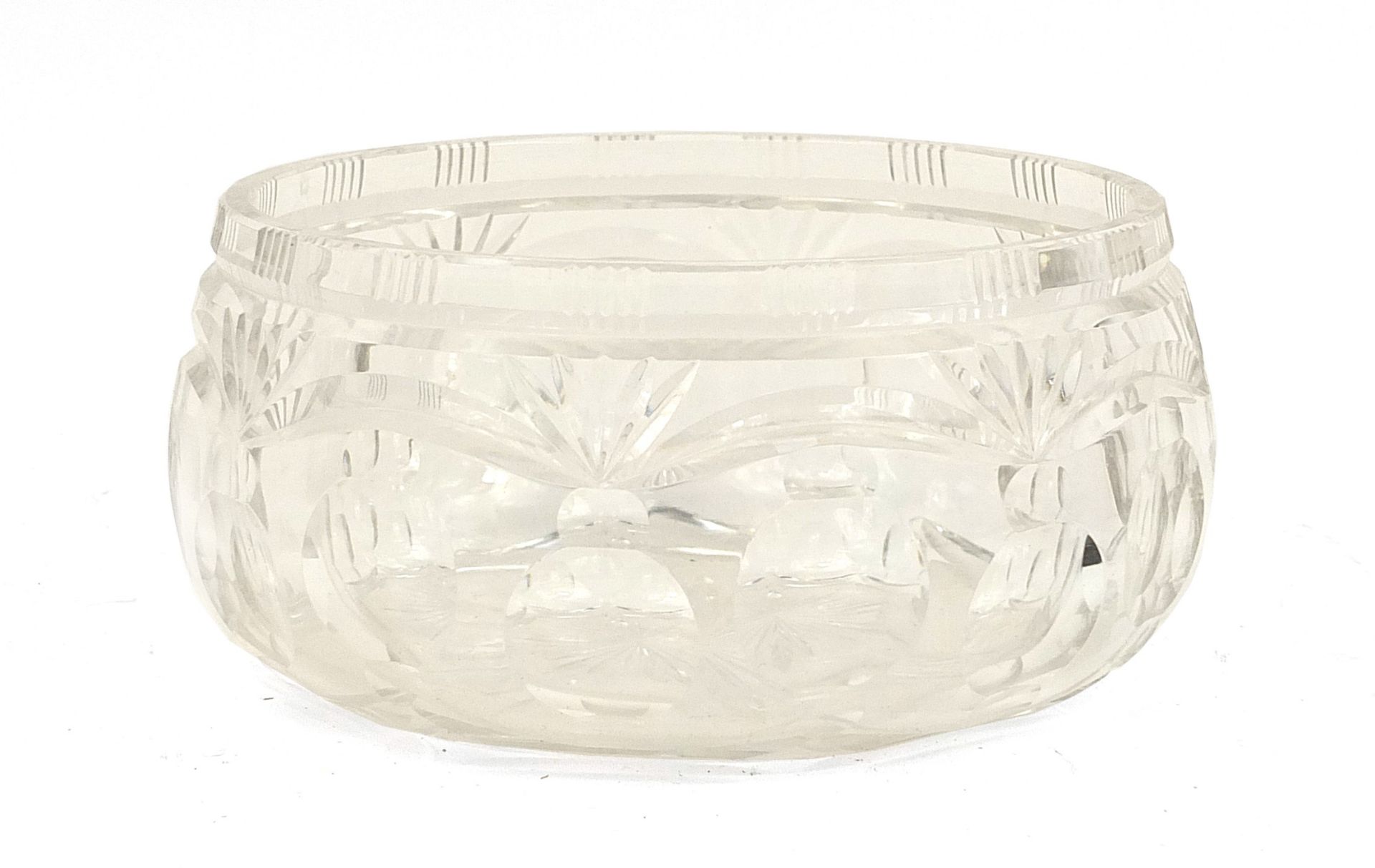 Walsh cut glass fruit bowl with star based decoration and thumbnail sides, 20cm in diameter