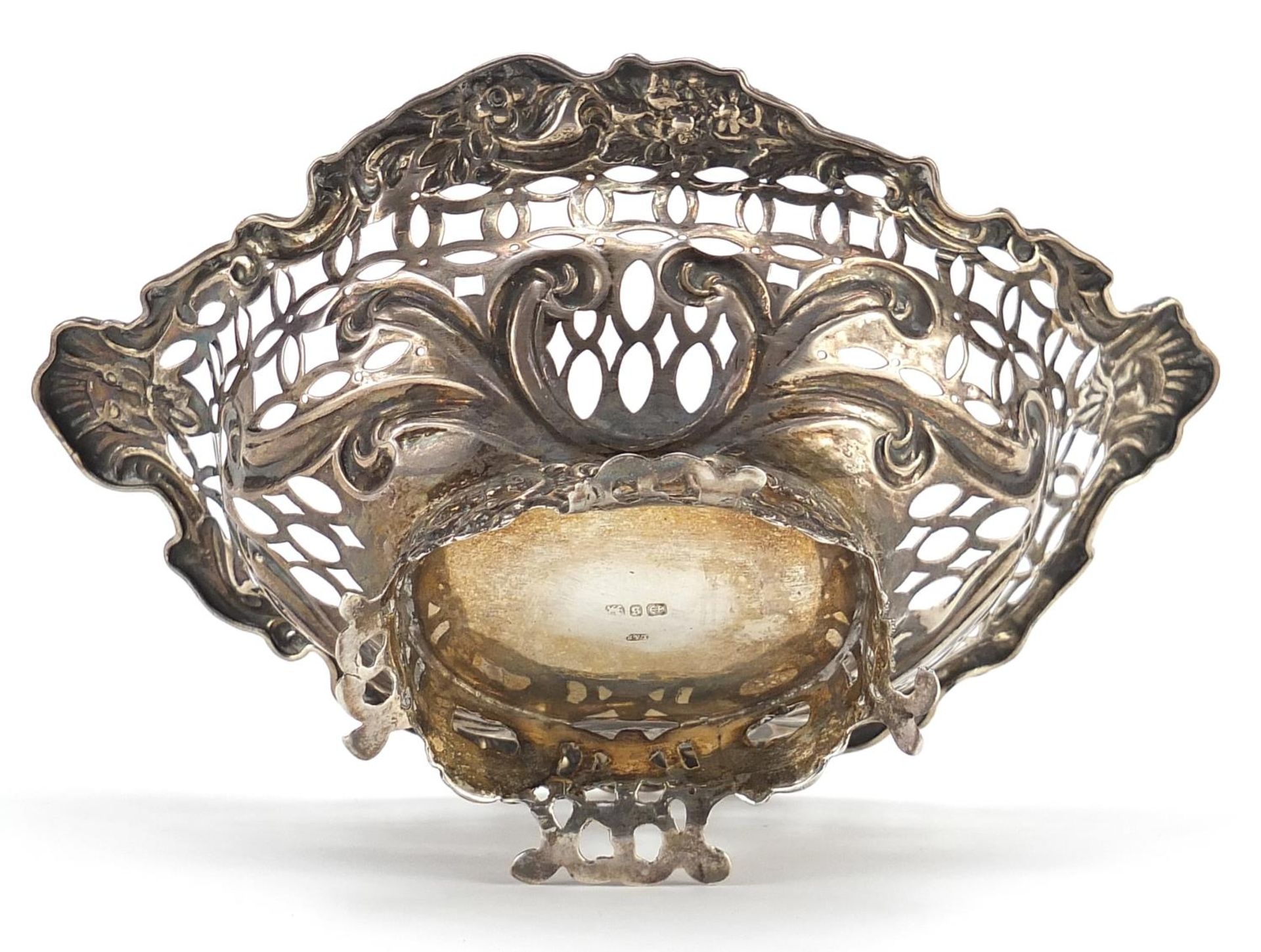 Levi & Salaman, Victorian silver bonbon dish, pierced and embossed with face masks and flowers, 16. - Bild 3 aus 4