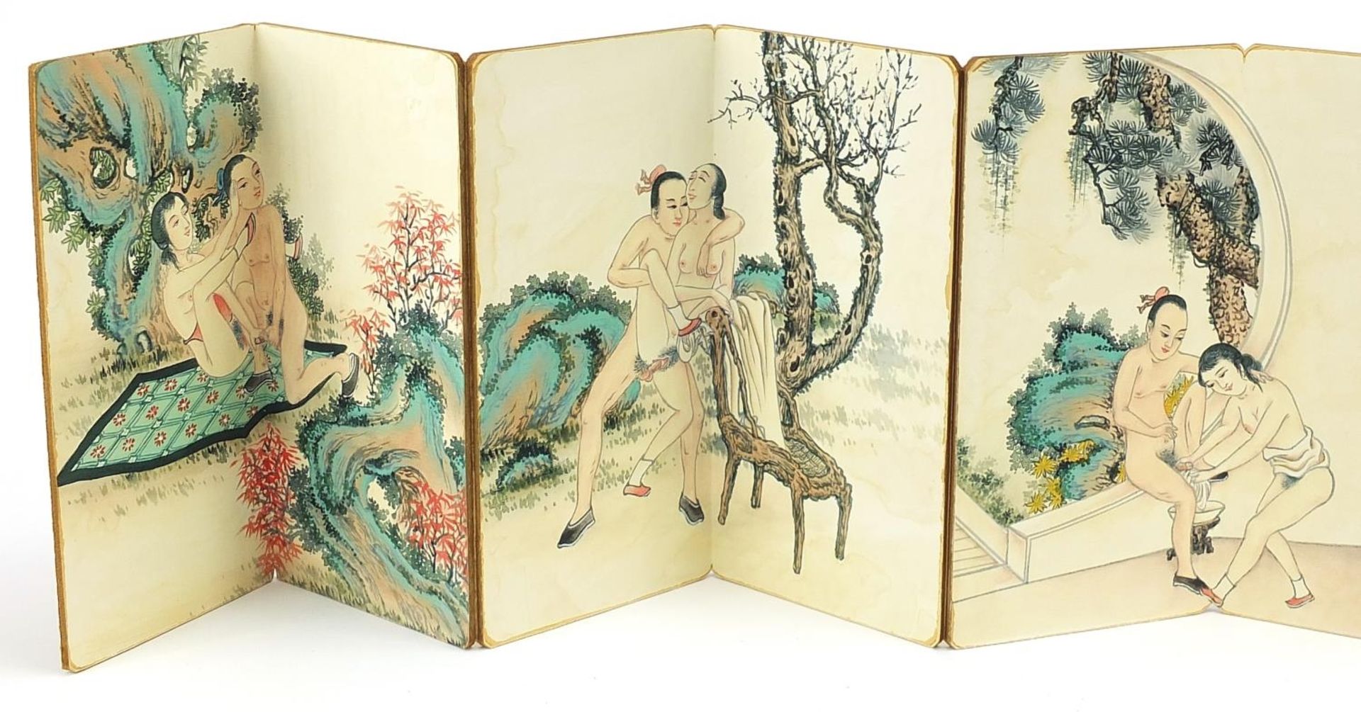 Chinese folding book depicting erotic scenes, 18cm high - Image 3 of 6