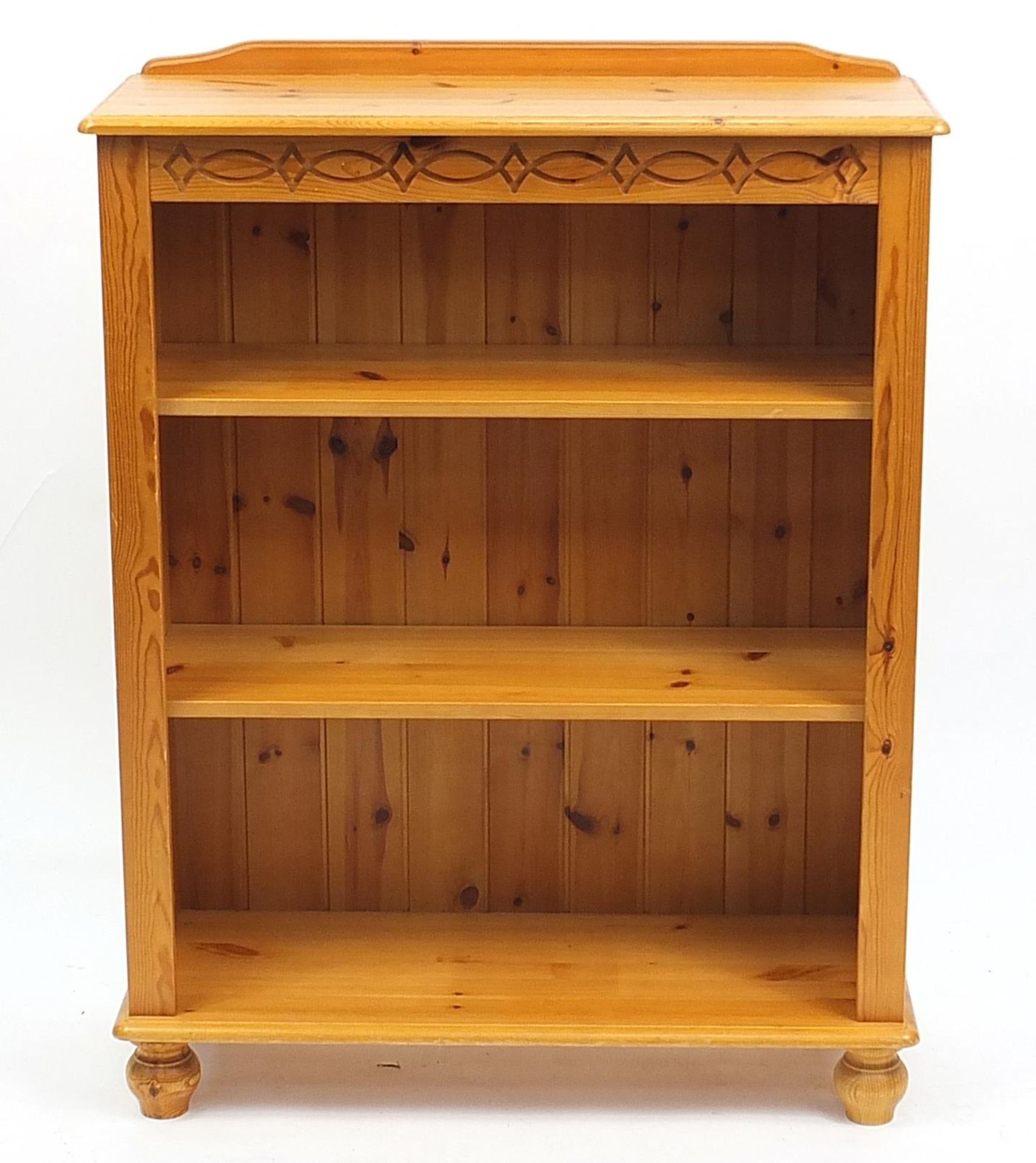 Pine three shelf open bookcase, 111cm H x 85cm W x 32cm D - Image 2 of 3