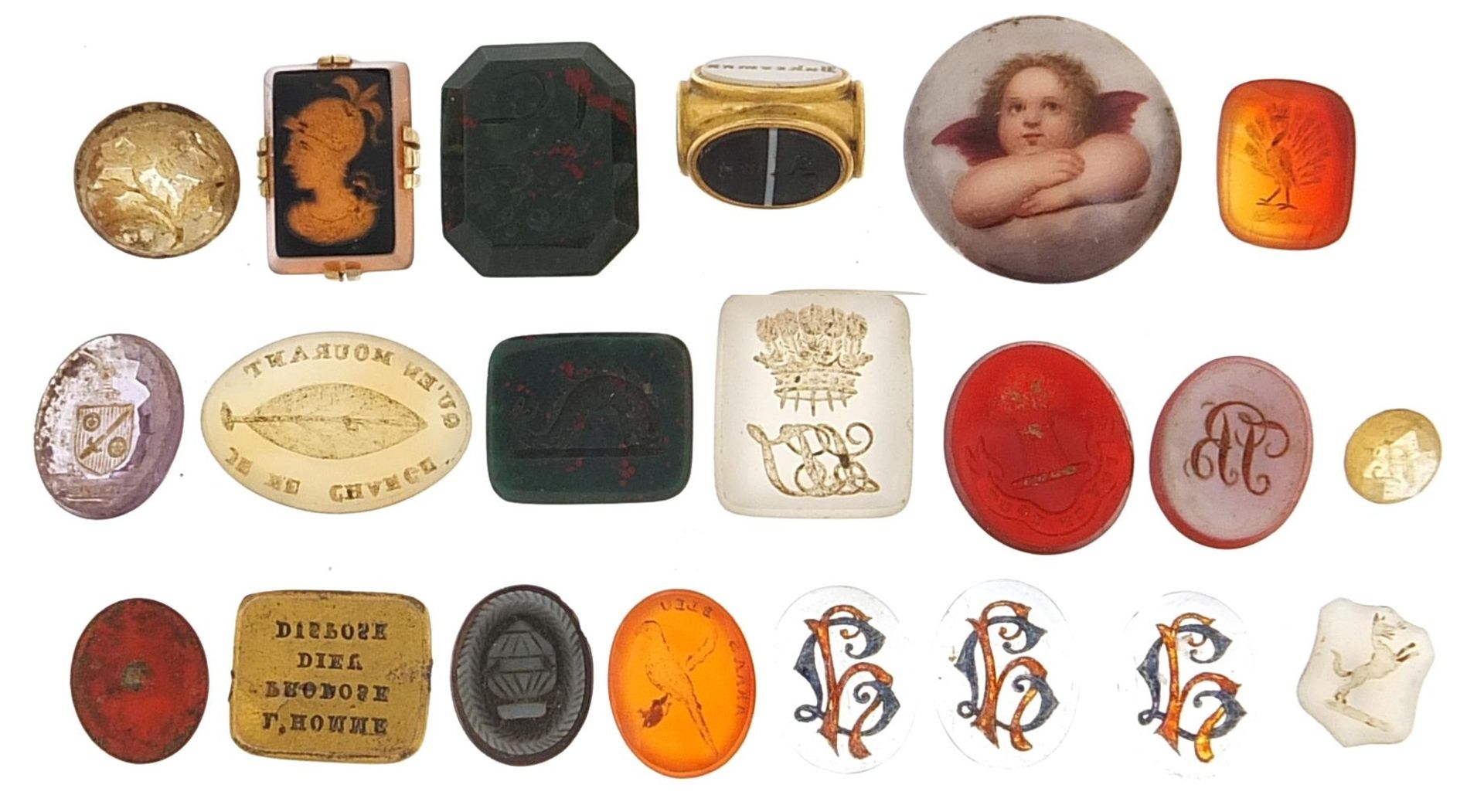 Collection of antique intaglio seals including carnelian, bloodstone and citrine, the largest 1.