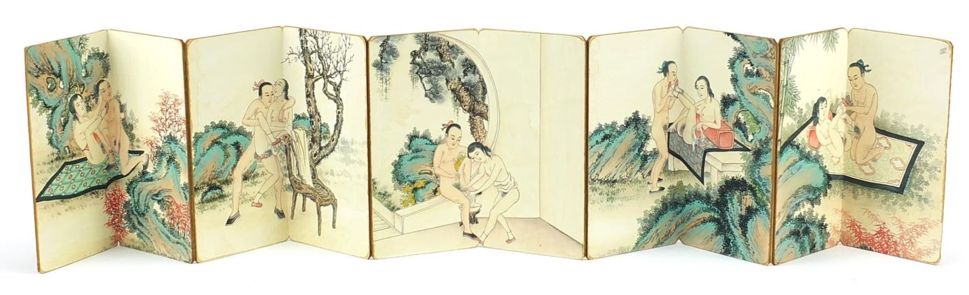 Chinese folding book depicting erotic scenes, 18cm high - Image 2 of 6