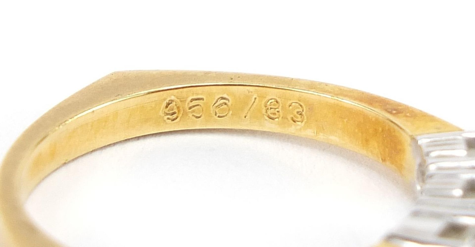 18ct gold diamond three stone ring, size L, 3.8g - Bild 4 aus 4