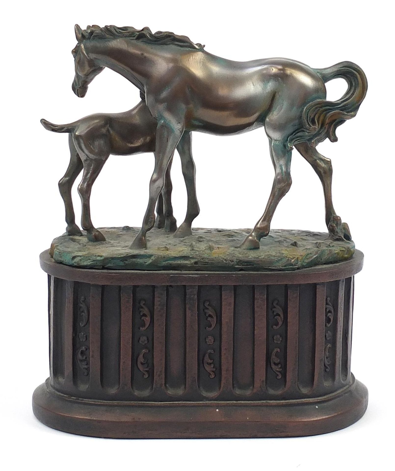 Bronzed horse design mantle clock with Roman numerals, 24.5cm wide - Image 2 of 3