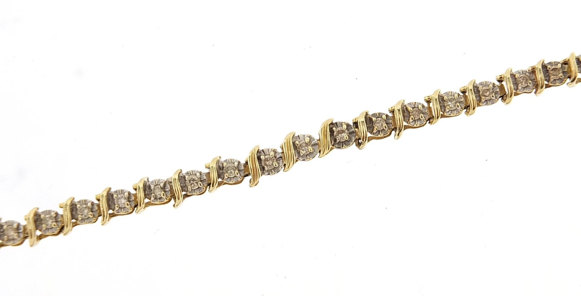 14ct gold diamond bracelet, 20cm in length, 7.5g
