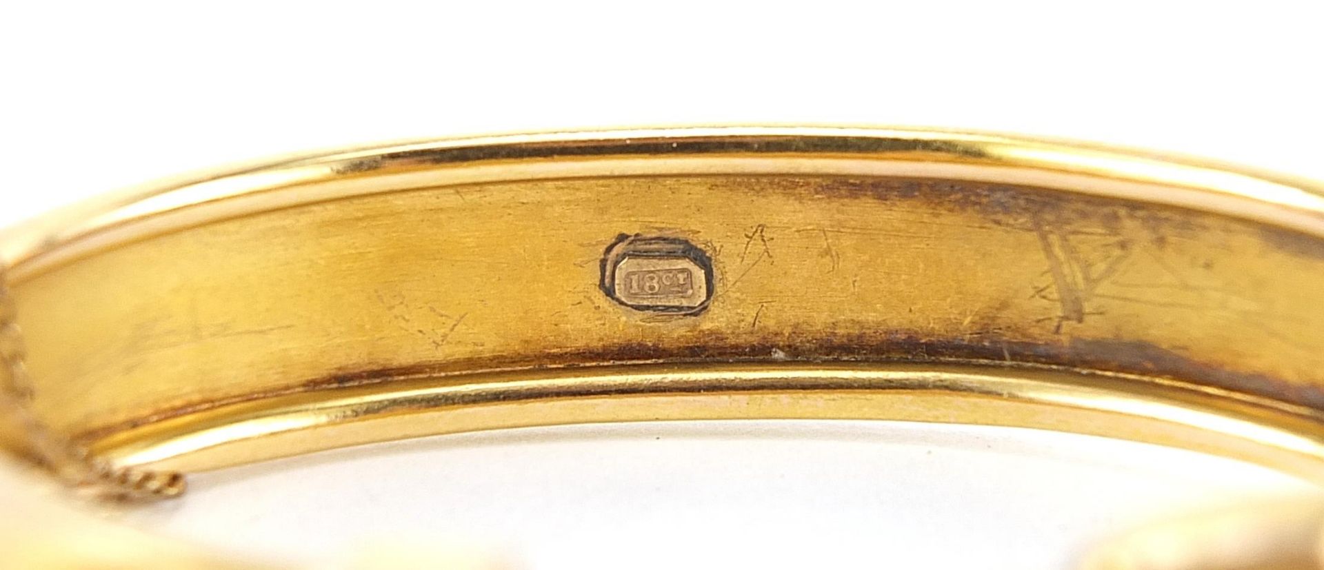 18ct gold belt buckle design bangle set with clear stones, 6cm wide, 16.5g - Bild 3 aus 3