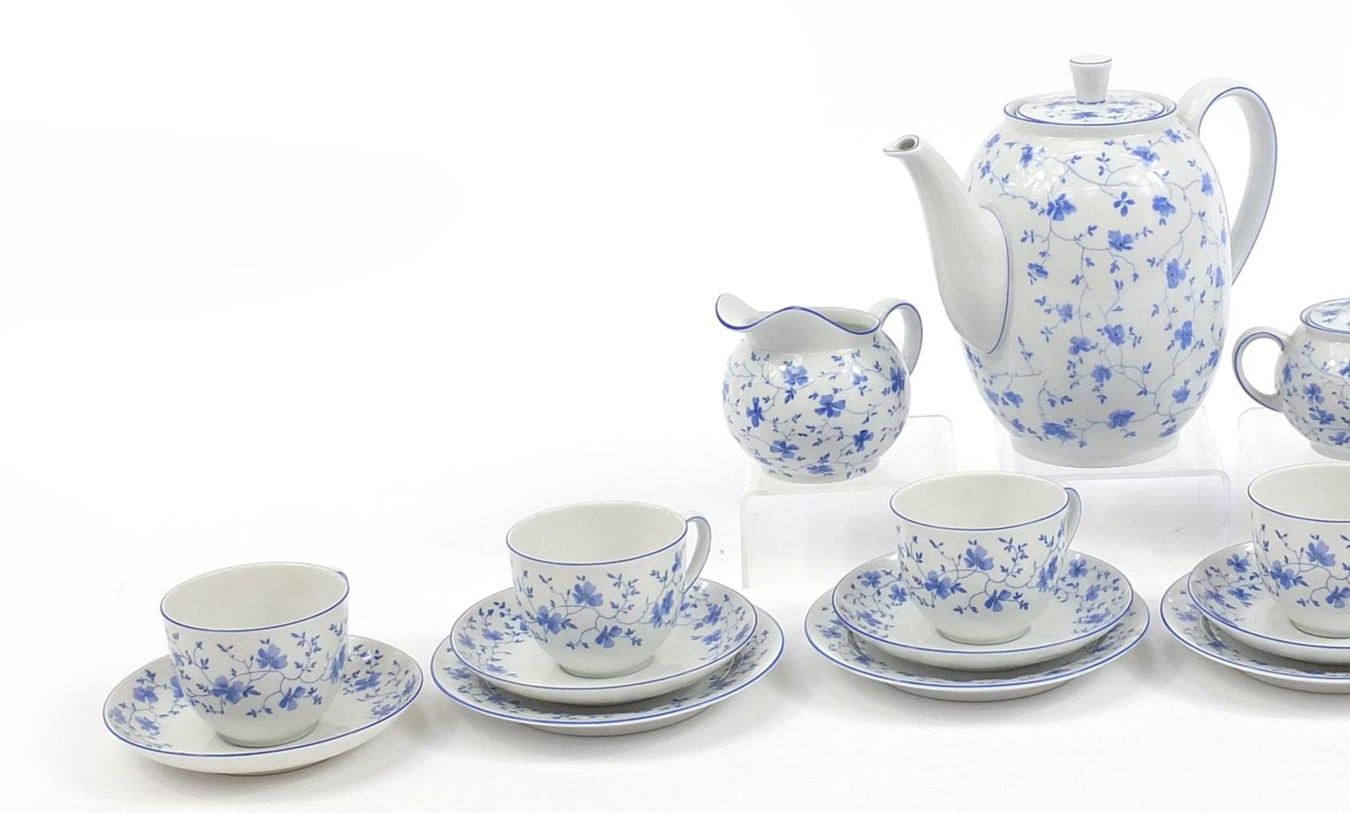 Hutschenreuther Arzberg six place part tea service including teapot, the teapot 19cm high - Image 2 of 4