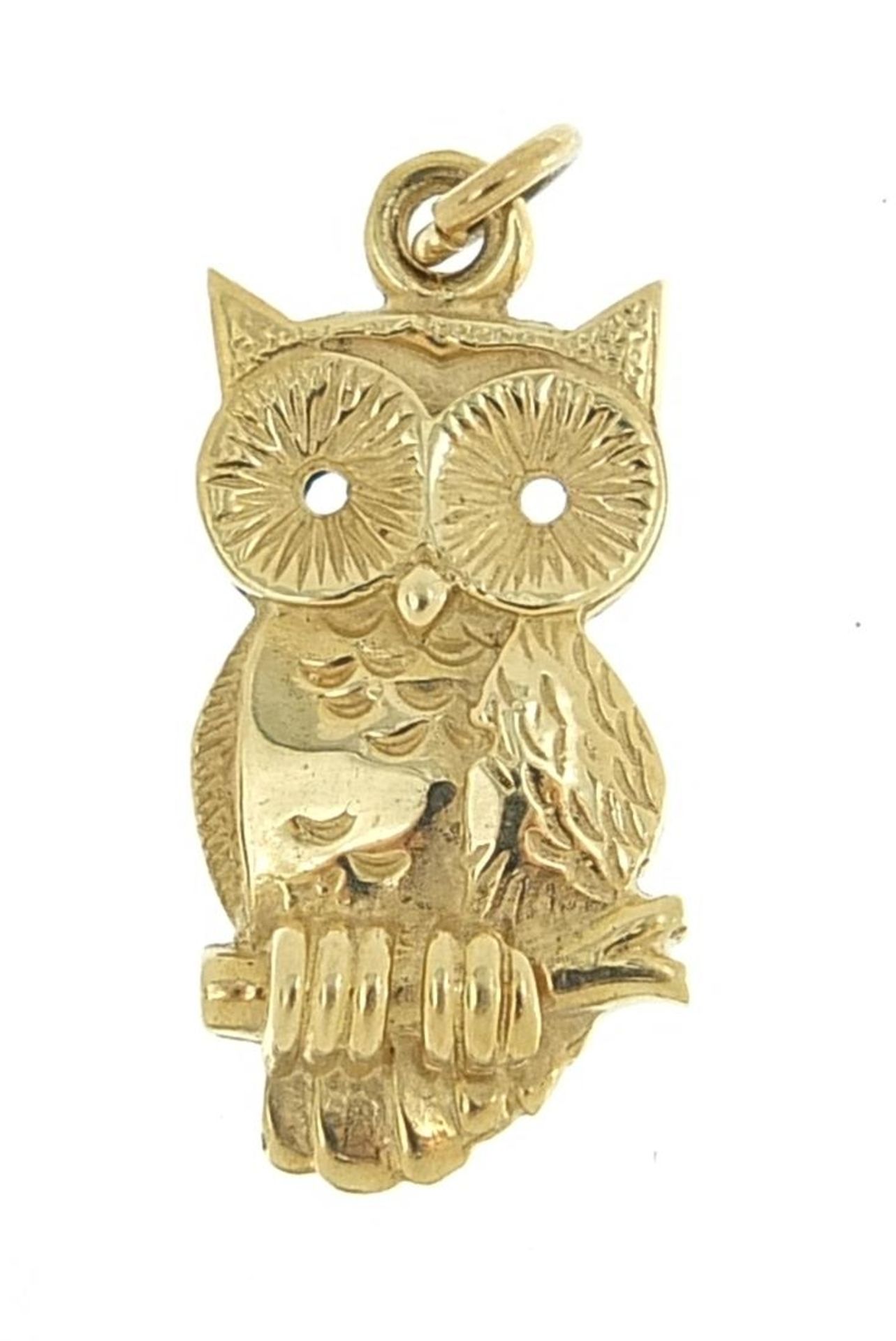 9ct gold owl charm, 2.3cm high, 2.9g