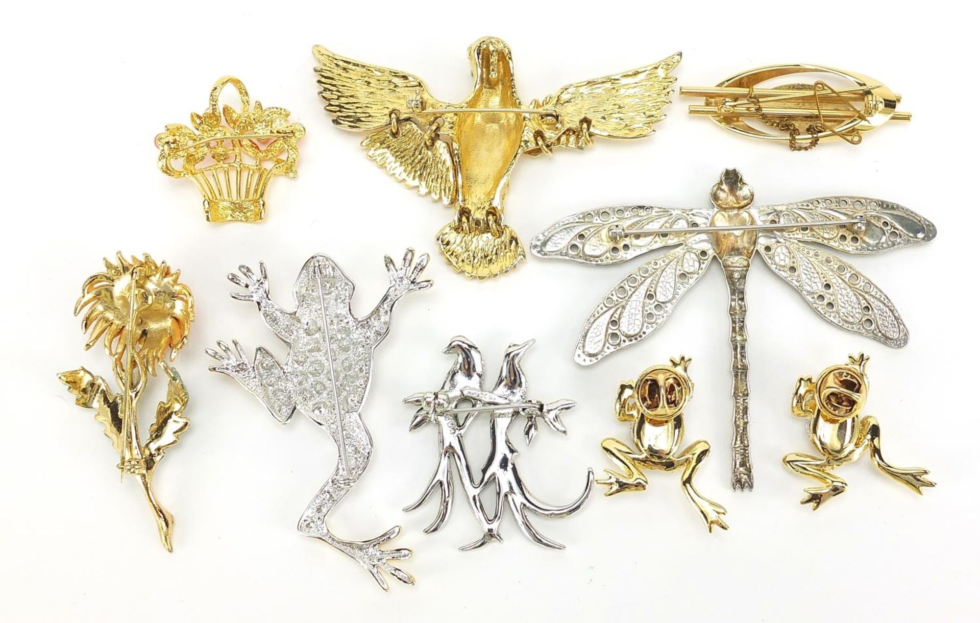 Nine vintage and later brooches and pins including enamelled flower and marcasite example of two - Image 4 of 4