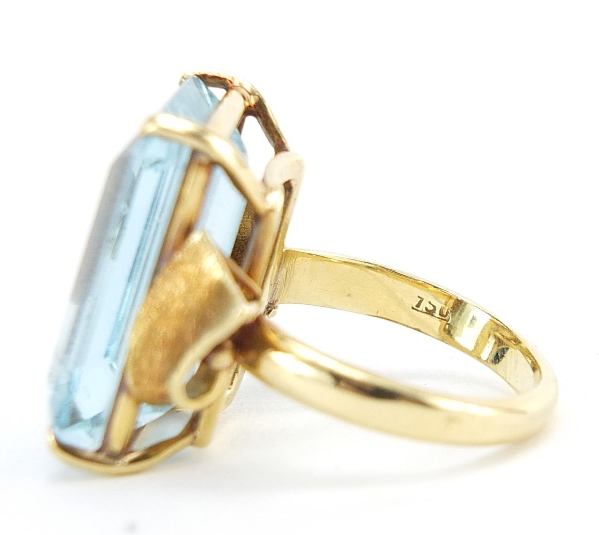 18ct gold Brazilian aquamarine single stone ring, apprixmately 18.75ct, size N, 11.2g - Bild 3 aus 5