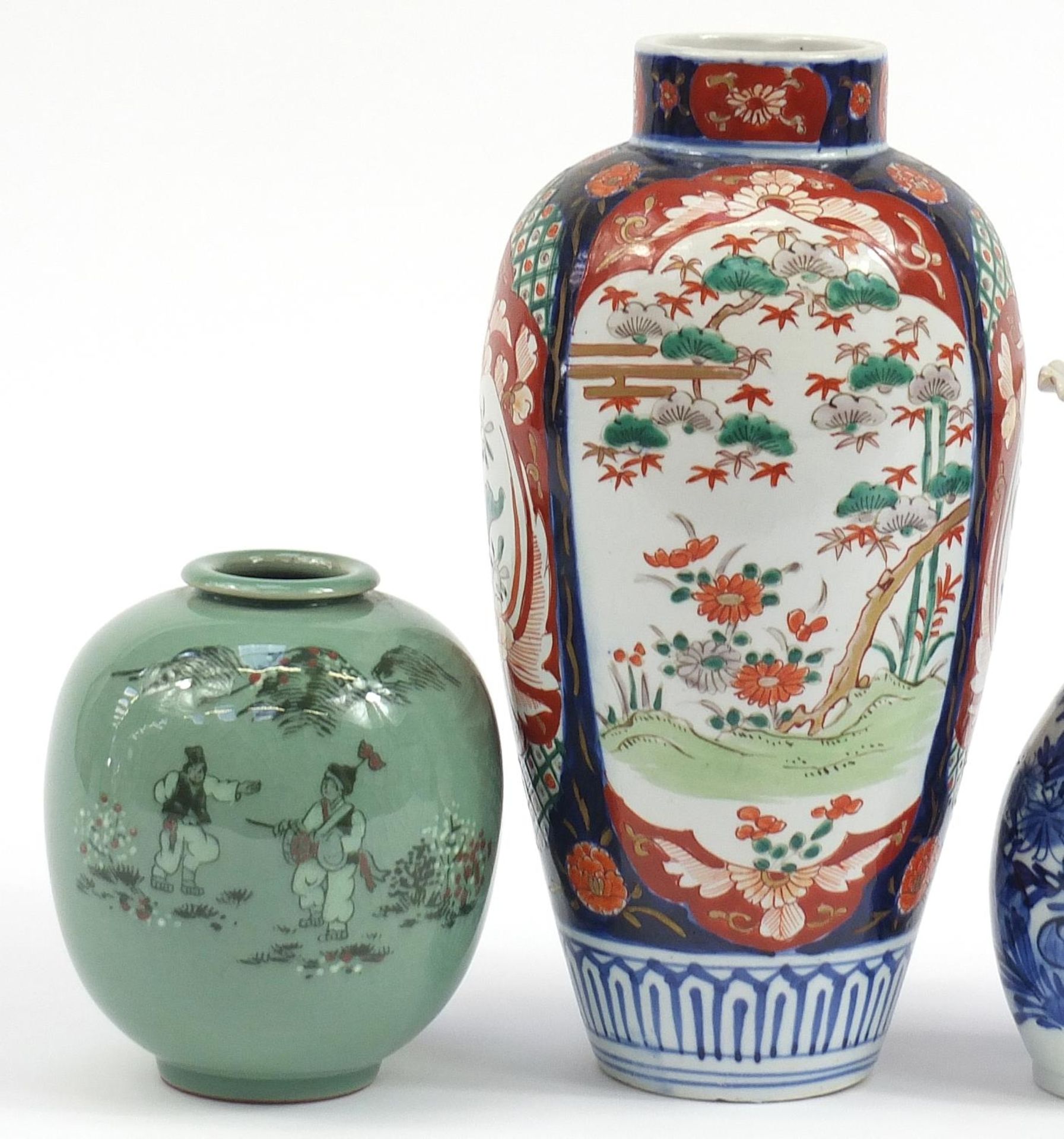 Oriental ceramics including a Japanese Imari vase and pair of Japanese Arita vases with frilled - Image 2 of 7