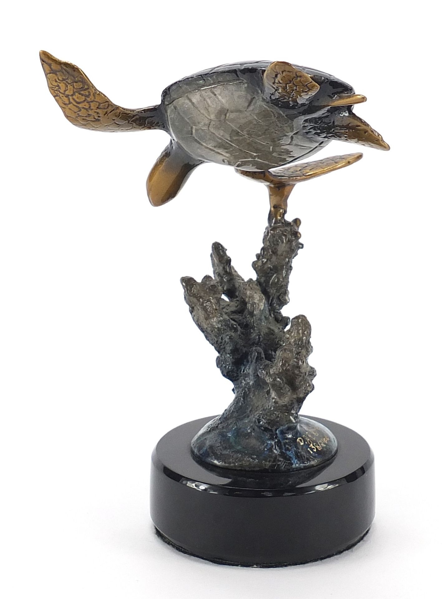 Contemporary lacquered bronze study of a sea turtle raised on a black slate base, indistinctly - Image 2 of 4