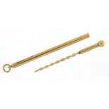 9ct gold cased toothpick, 5.5cm in length, 2.2g