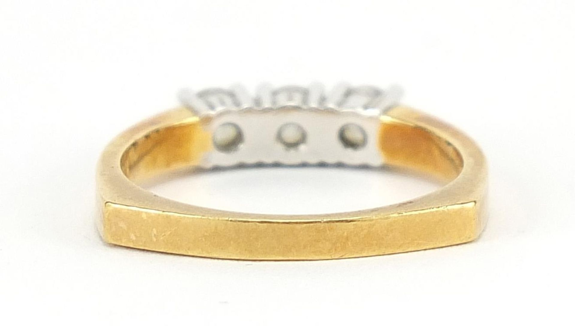 18ct gold diamond three stone ring, size L, 3.8g - Bild 2 aus 4
