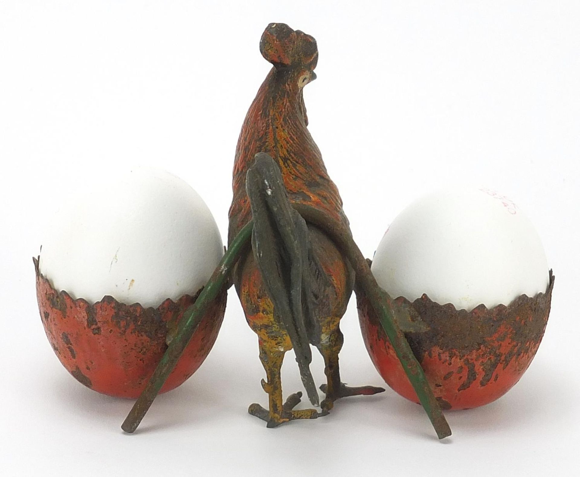 Cold painted spelter egg stand in the form of a cockerel, 12.5cm wide - Image 2 of 3