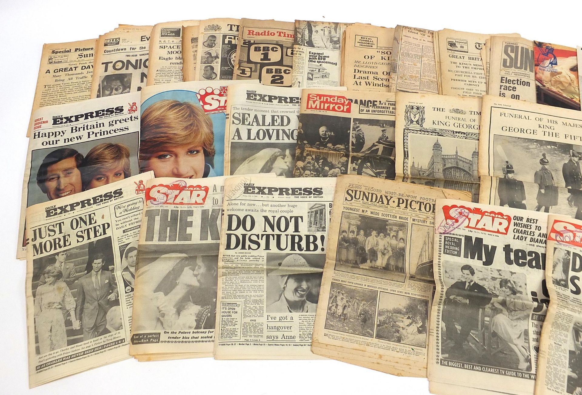 Group of vintage newspapers to include Diana's wedding, moon landing and King George V death - Image 2 of 3