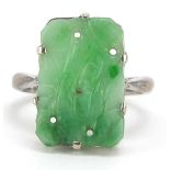 9ct white gold Chinese green jade ring, size K, 3.8g