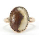 9ct gold cabochon agate ring, size I, 2.2g