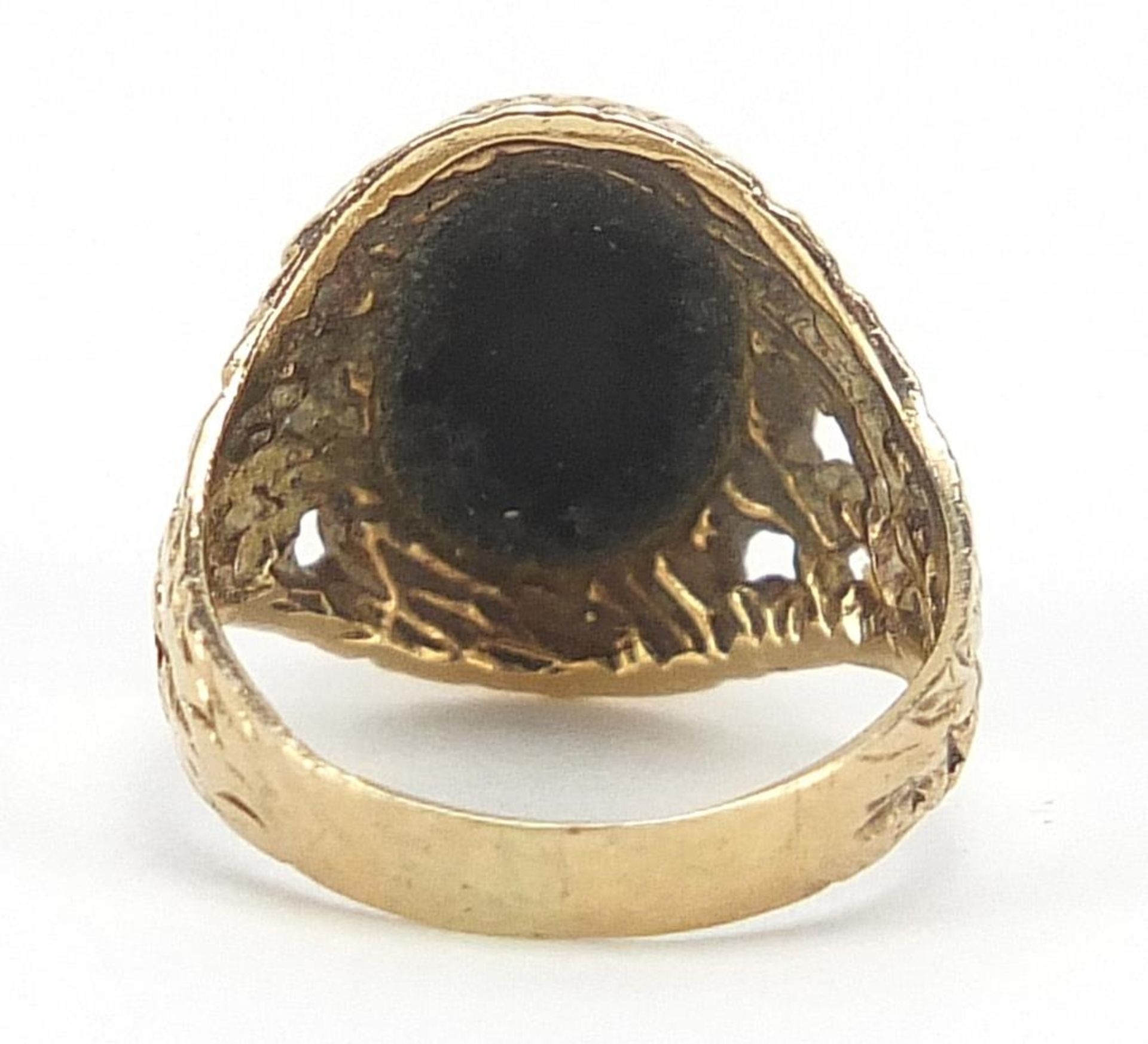 9ct gold black onyx signet ring with pierced shoulders, size H, 2.5g - Image 2 of 3